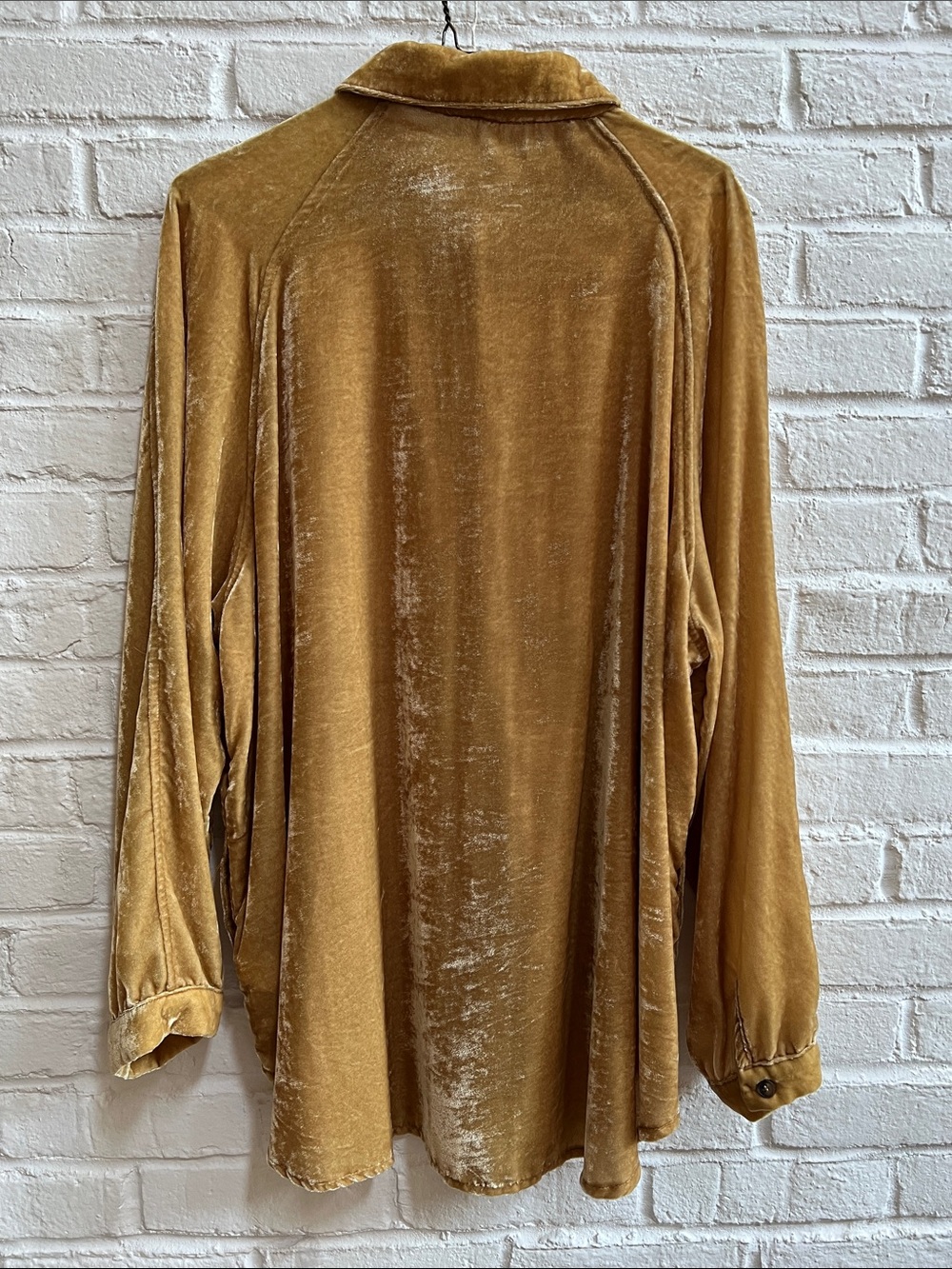 WISHLIST Gold Crushed Velvet Long sleeve Button Up collared Tunic length Shirt L - Picture 8 of 15